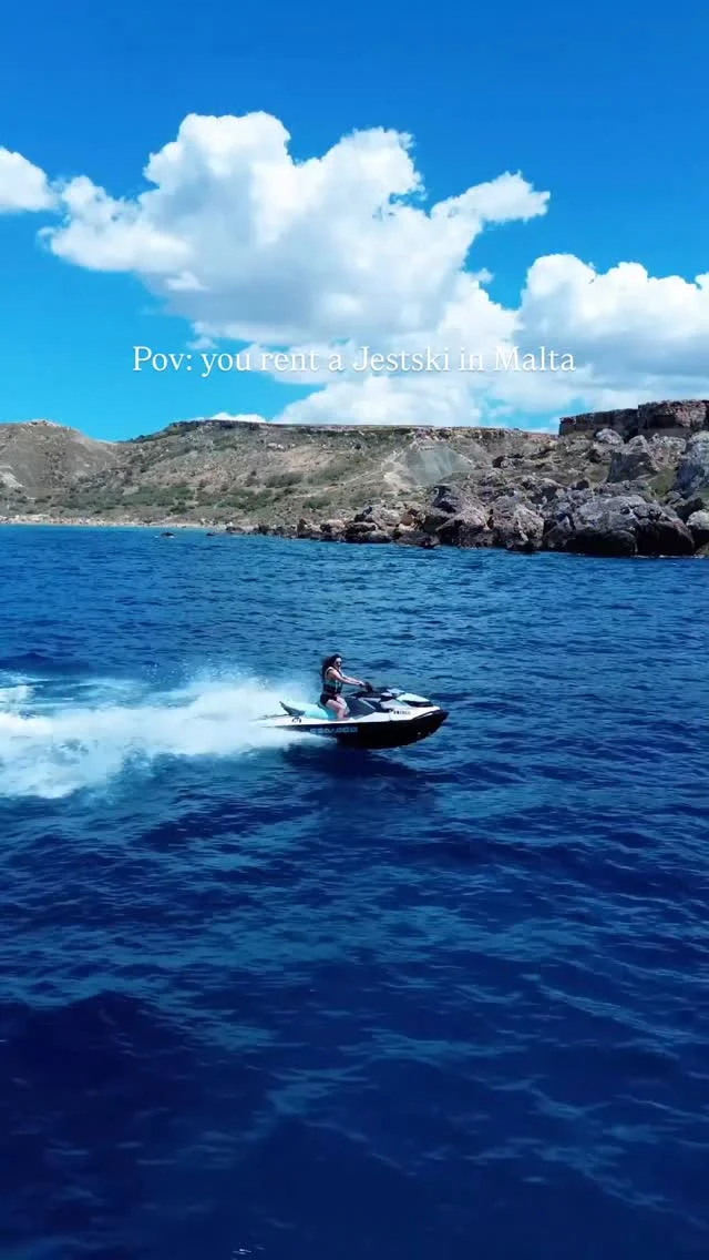 One of our favorite activities in Malta! 👇🇲🇹☀️It’s an experience you have to live while you’re in Malta — unforgettable from the very first minute!🫶 For a complete guide to Malta, check the link in the bio and grab your copy of our full travel guide! which includes:📍 Top Things to Do 🍽️ Best Restaurants🍹 Top Bar Recommendations 📆 Ideal Times to Visit ✅ Customized Itineraries 🚋 Transport Tips & How to Get AroundThings to do in Malta | Tips for Visiting Malta | Hidden Gems in Malta | Visit Malta | Malta Life | Malta Diaries | Malta by Local | Summer in Malta | Malta Places To Visit | Golden Bay | Activities in Malta | Jetski in Malta