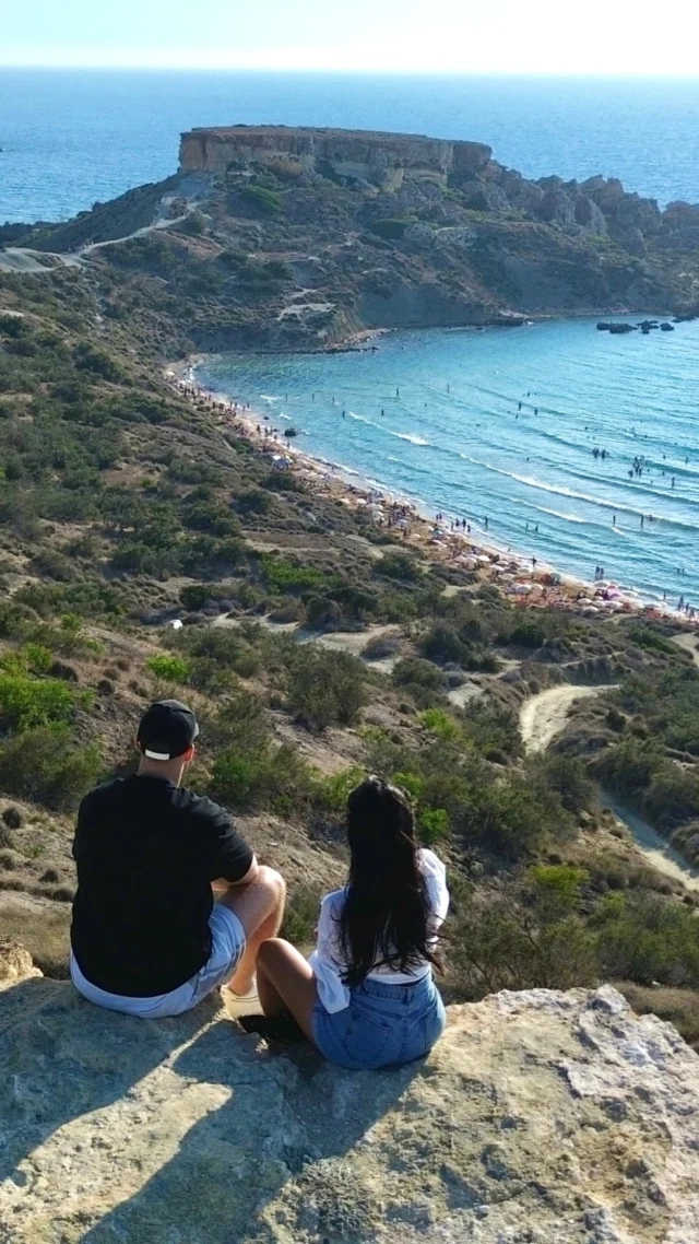 ☀️ These 5 beaches are a mustIf you’re visiting Malta this winter, you can still enjoy the beaches, especially for sunsets at Ghajn Tuffieha and Golden Bay, which are absolutely stunning! 🌅We don’t usually swim in winter since the water is cold and sometimes rough, but on sunny days, you’ll still see plenty of people swimming and enjoying the beautiful beaches.Share this with the person you want to visit Malta with ✈️🐚 Discover our Malta digital travel guide with all our favourites things to do in Malta, link in bio!Best time to Visit | Things to do in Malta | Tips for Visiting Malta | Hidden Gems in Malta | Visit Malta | This is Malta | Malta Beaches | Malta Activities
