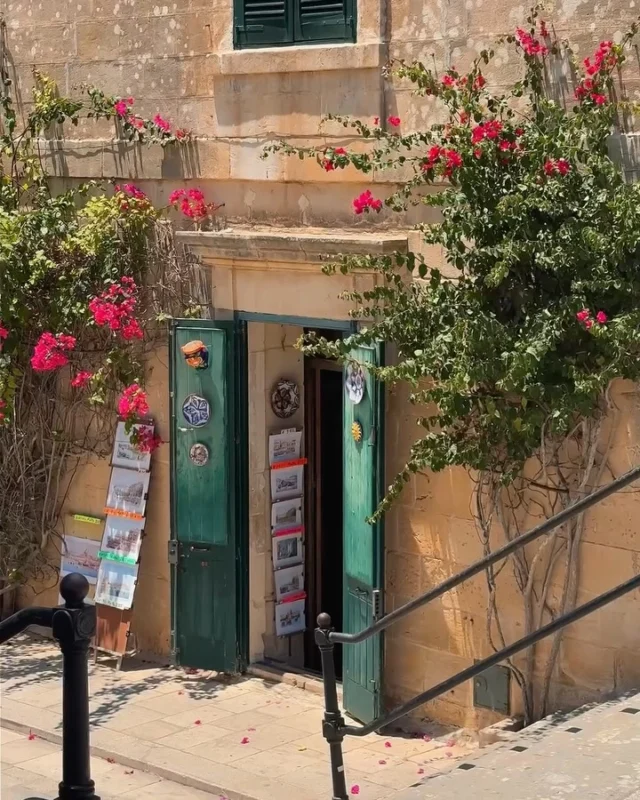 Malta island is calling your name 🌺🏝️✨Here are 10 Things to Do in Malta 🇲🇹🏙️ Explore Valletta in the morning
🌅 Visit Lower Barrakka Gardens
🎆 Watch the cannon show at Upper Barrakka
🏰 Wander Mdina, the Silent City
⚓ Stroll Marsaxlokk fishing village
🎨 See the colorful *luzzu* boats
🌊 Swim at Għajn Tuffieħa Bay
☀️ Relax at Golden Bay Beach
🌄 Catch a seaside sunset
🍽️ Enjoy fresh Maltese seafoodWhich one would you do first? 👀